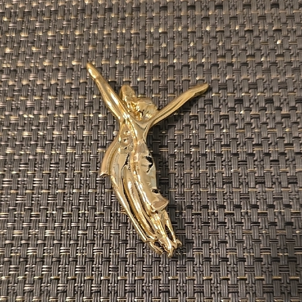 Vintage Gold Brooch